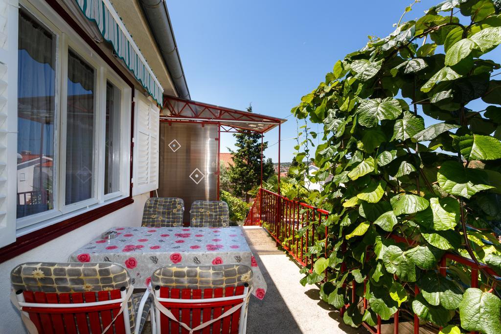 Apartments Lovorik Krk Town Esterno foto